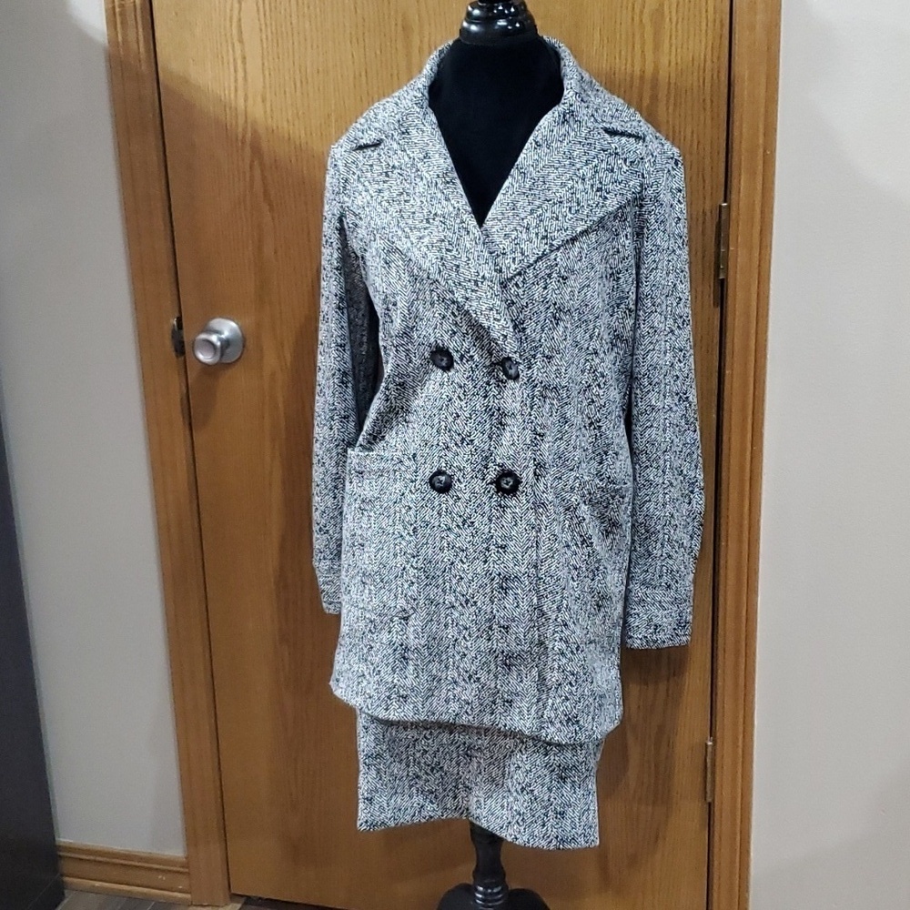 Cabi 2 piece skirt suit set long line blazer herringbone black and white